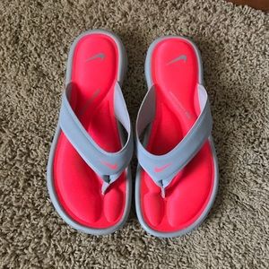 NWOT Nike Sandals